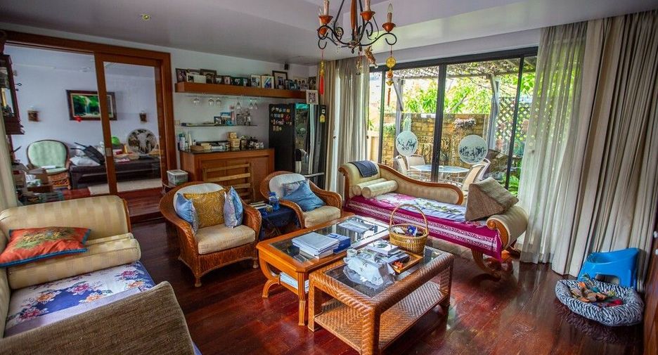 Villa en venta de 7 habitaciones en Watthana, Bangkok