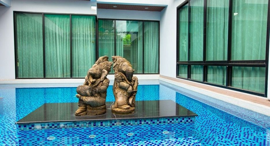 Villa en venta de 7 habitaciones en Watthana, Bangkok