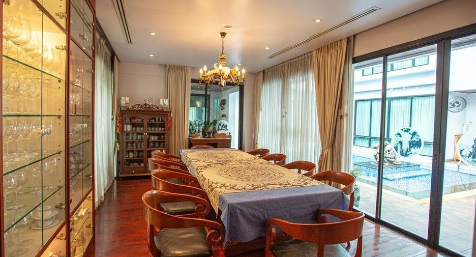 Villa en venta de 7 habitaciones en Watthana, Bangkok