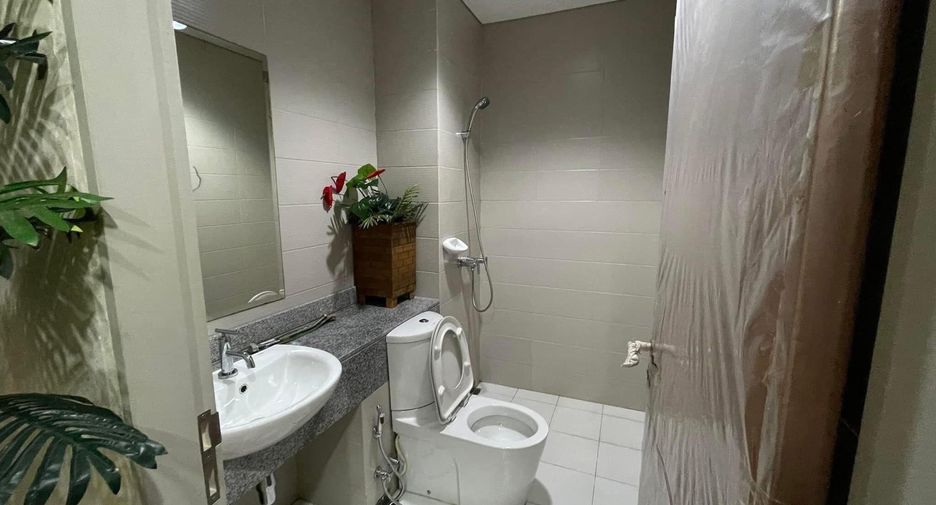 For rent 2 bedrooms condo in Phaya Thai, Bangkok