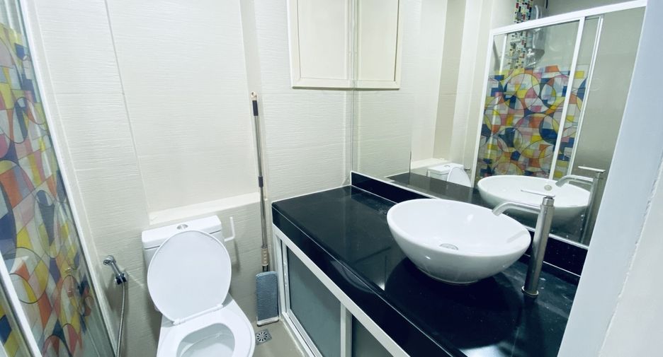 For sale 1 bed condo in Wang Thonglang, Bangkok