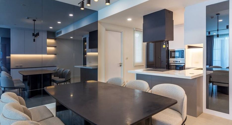 For rent 3 bedrooms condo in Khlong Toei, Bangkok