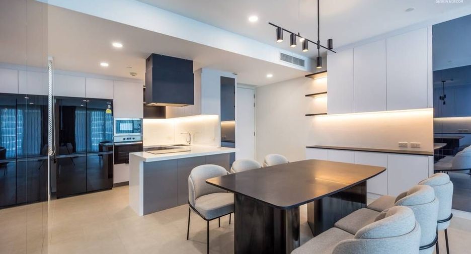 For rent 3 bedrooms condo in Khlong Toei, Bangkok