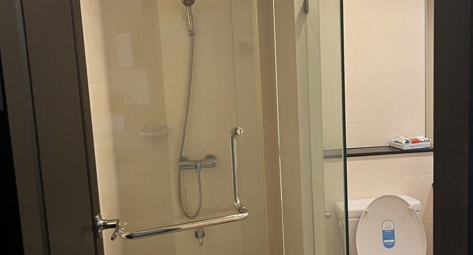 For rent 2 bedrooms apartment in Watthana, Bangkok