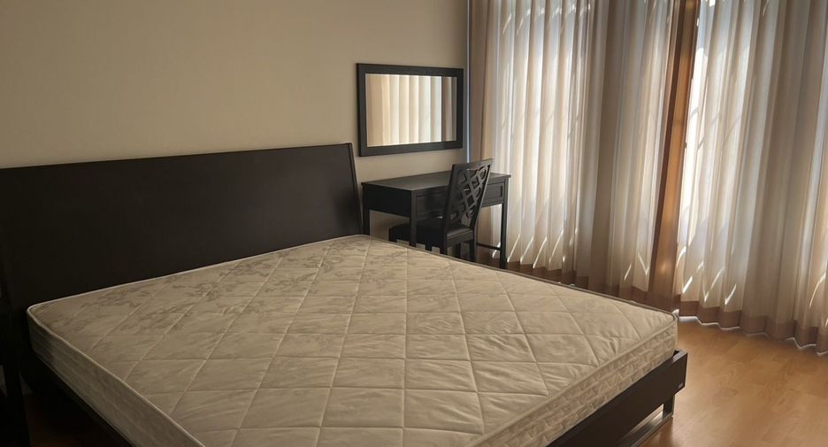 For rent 2 bedrooms apartment in Watthana, Bangkok