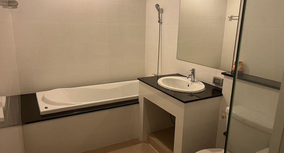 For rent 2 bedrooms apartment in Watthana, Bangkok