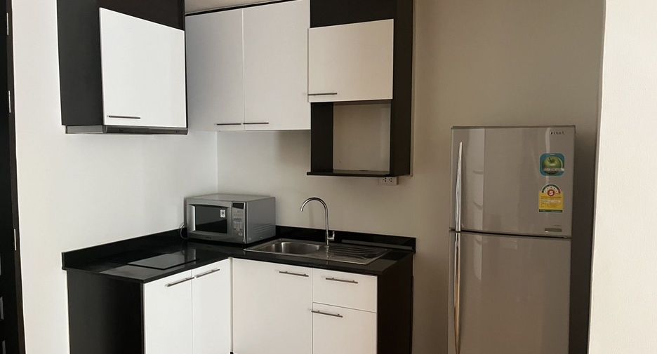 For rent 2 bedrooms apartment in Watthana, Bangkok