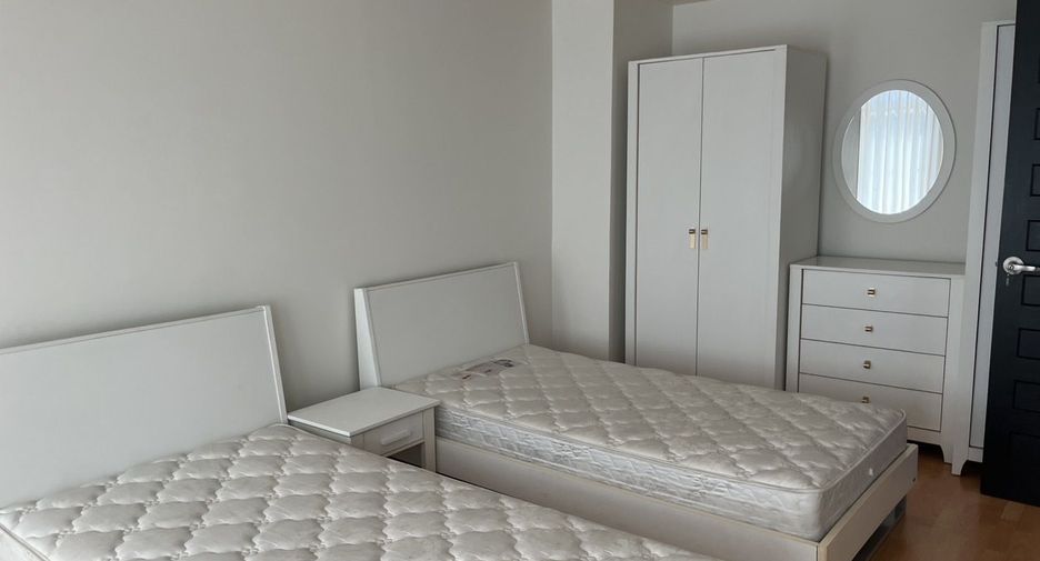 For rent 2 bedrooms apartment in Watthana, Bangkok