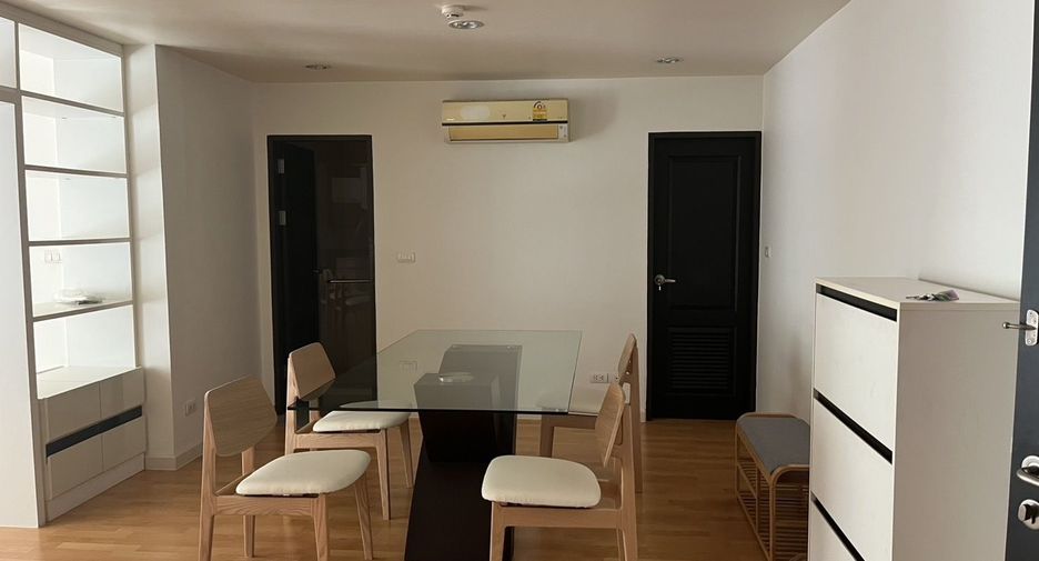 For rent 2 bedrooms apartment in Watthana, Bangkok