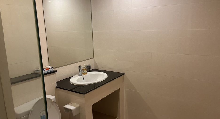 For rent 2 bedrooms apartment in Watthana, Bangkok