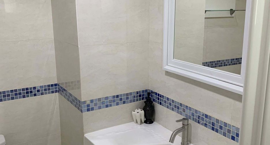 For sale 1 bed condo in Huai Khwang, Bangkok