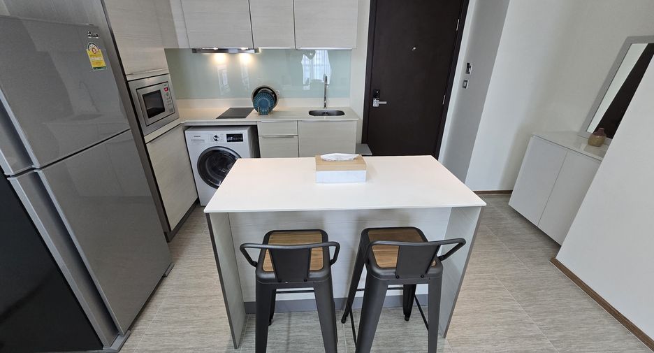 For rent 2 bedrooms condo in Watthana, Bangkok