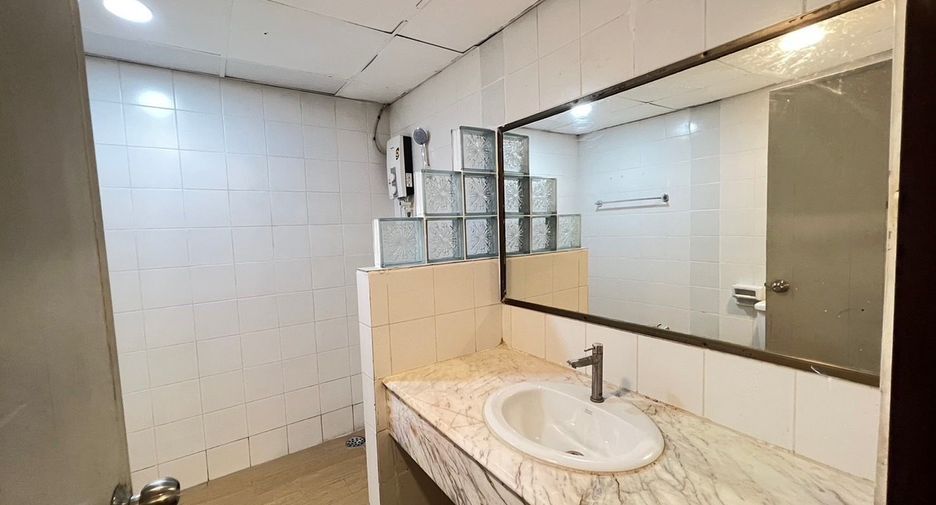 For sale 2 bedrooms condo in Bang Na, Bangkok