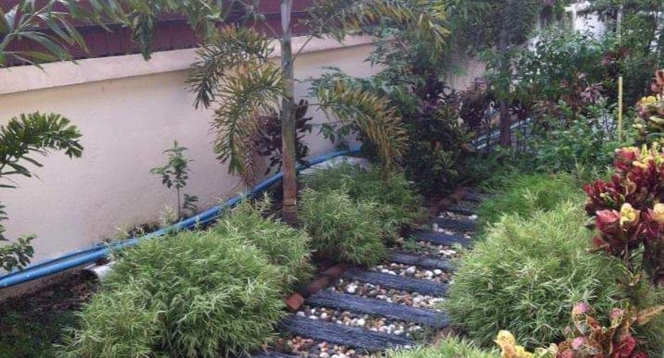 Haus zum Kauf mit 6 Zimmer in Prawet, Bangkok