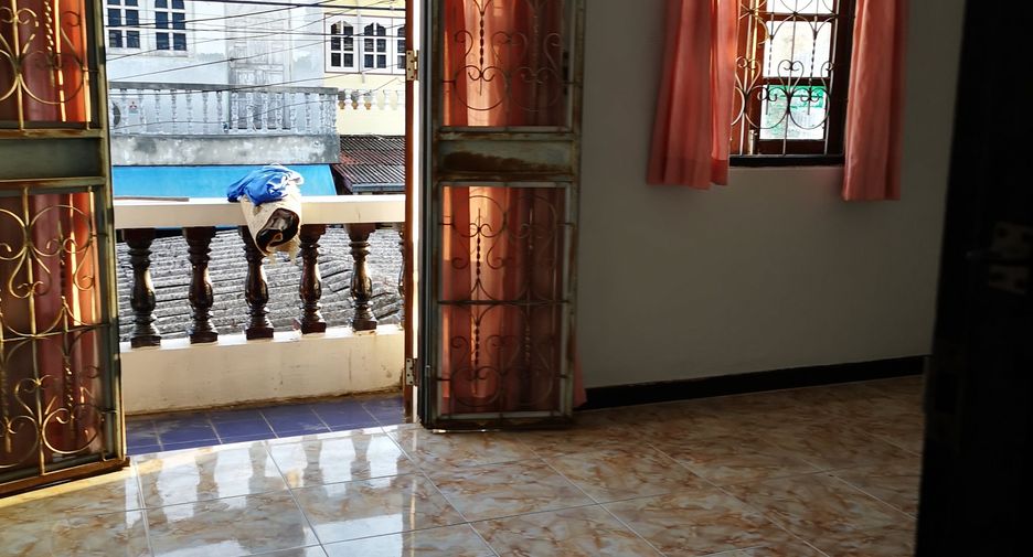 For sale 2 bedrooms townhouse in Prawet, Bangkok