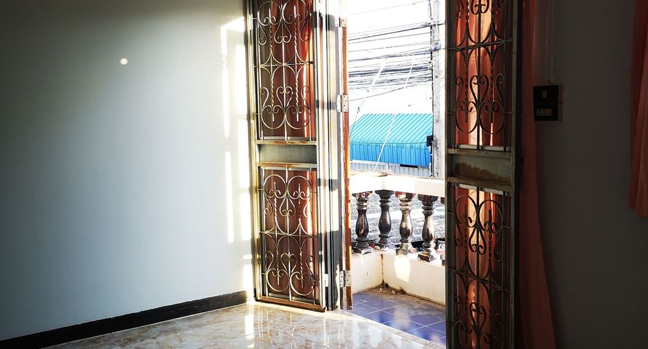 For sale 2 bedrooms townhouse in Prawet, Bangkok