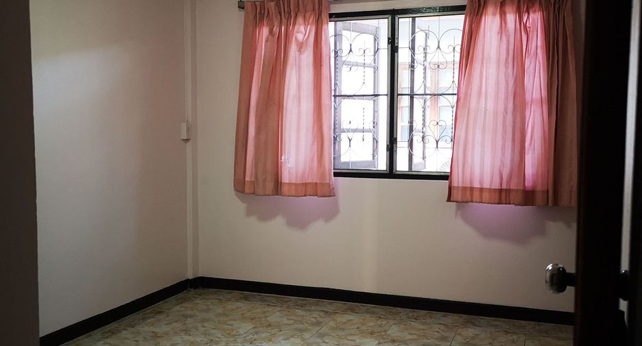 For sale 2 bedrooms townhouse in Prawet, Bangkok