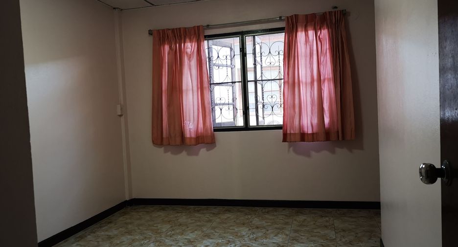 For sale 2 bedrooms townhouse in Prawet, Bangkok