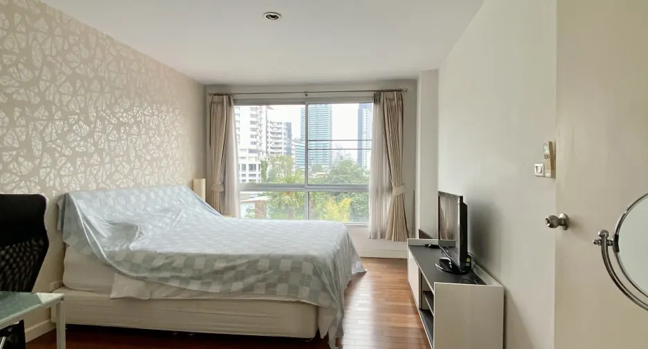 For sale and for rent 2 bedrooms condo in Watthana, Bangkok