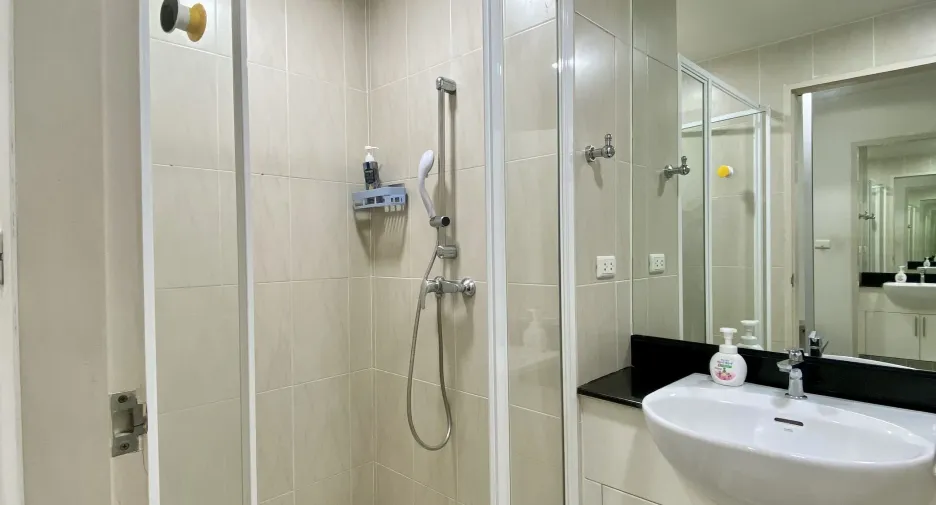 For sale and for rent 2 bedrooms condo in Watthana, Bangkok