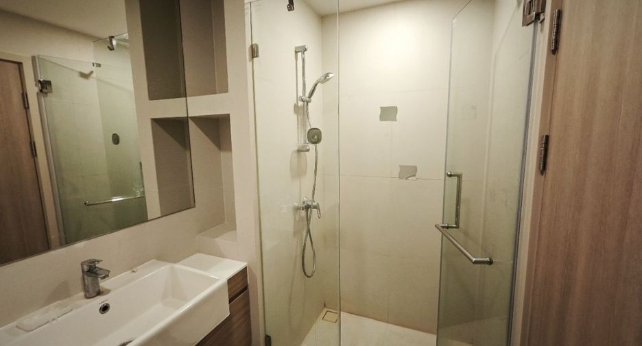 For sale 1 bed condo in Khlong Toei, Bangkok