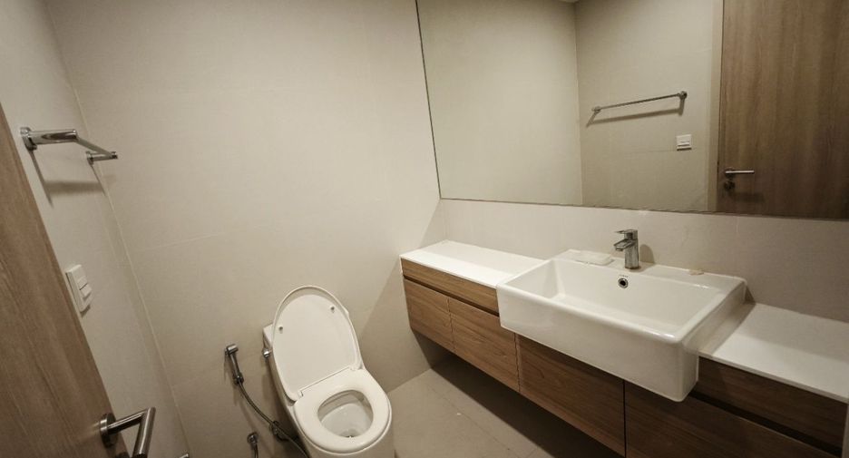 For sale 1 bed condo in Khlong Toei, Bangkok