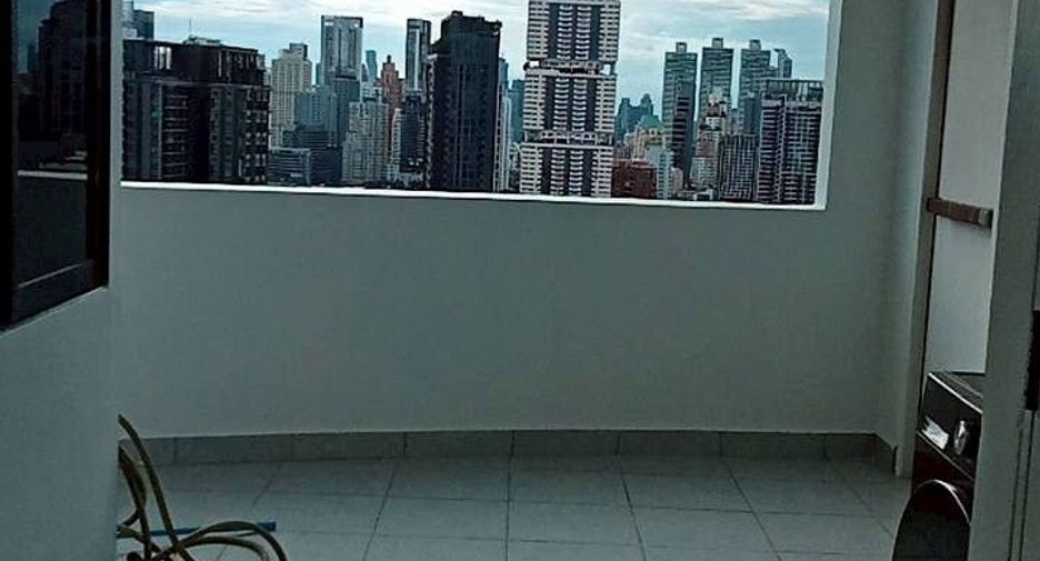For rent 3 bedrooms condo in Watthana, Bangkok