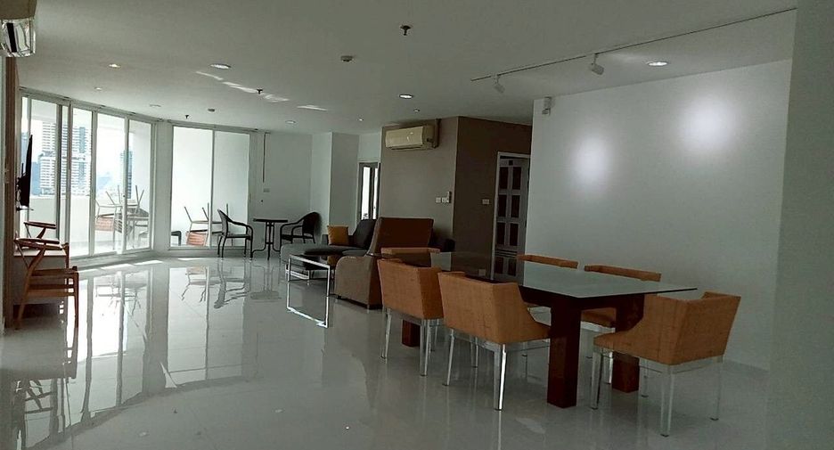 For rent 3 bedrooms condo in Watthana, Bangkok