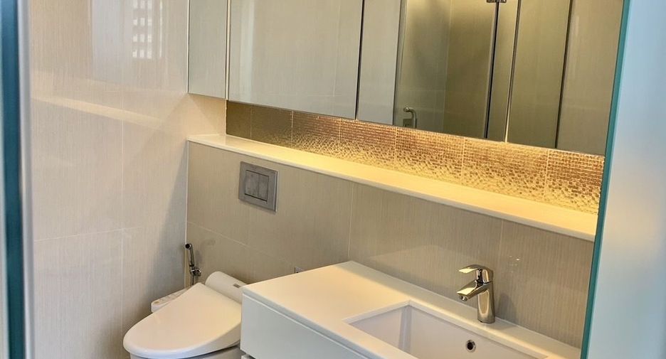 For rent 2 bedrooms condo in Watthana, Bangkok