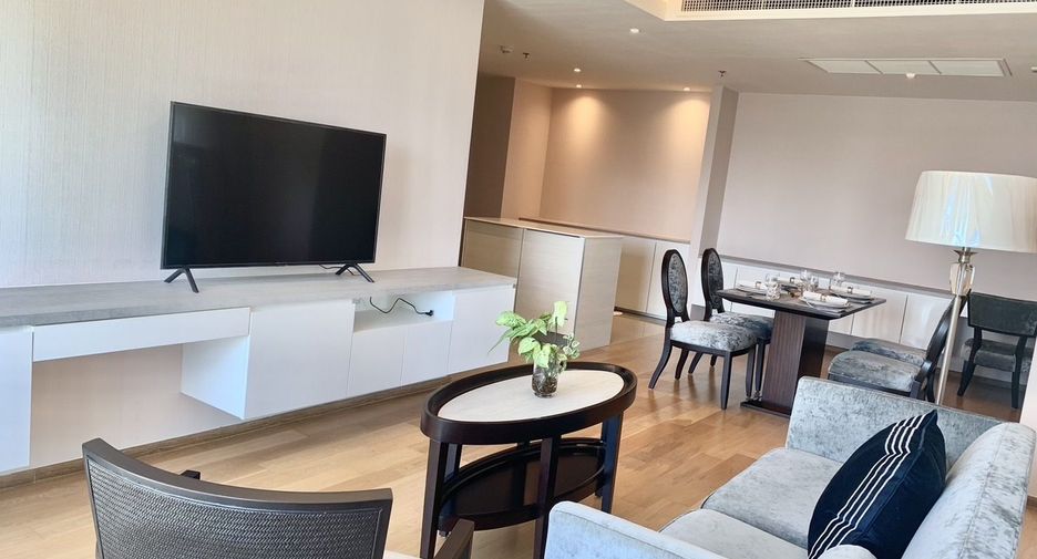 For rent 2 bedrooms condo in Watthana, Bangkok