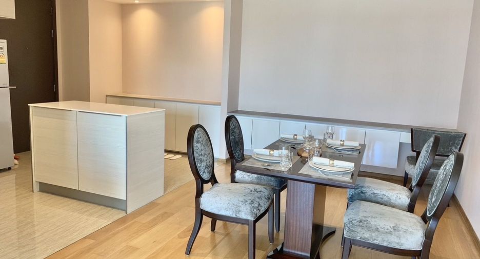 For rent 2 bedrooms condo in Watthana, Bangkok