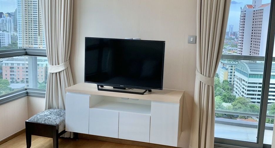 For rent 2 bedrooms condo in Watthana, Bangkok