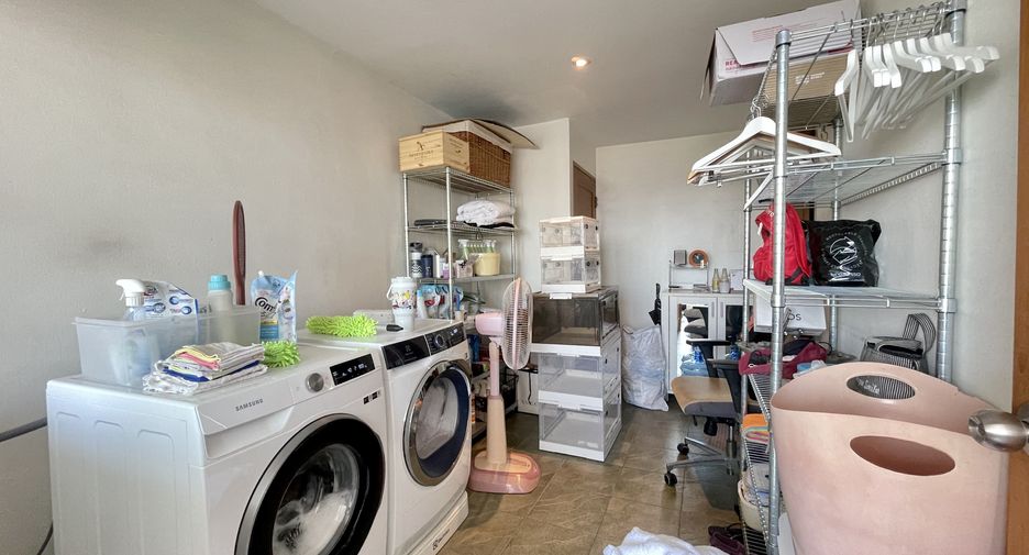 Продажа 3 спальни кондо в Щаттхана, Бангкок