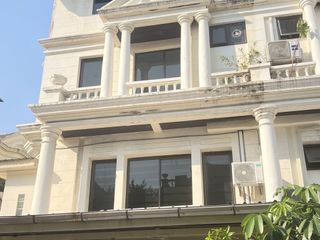 For rent 4 bedrooms house in Huai Khwang, Bangkok