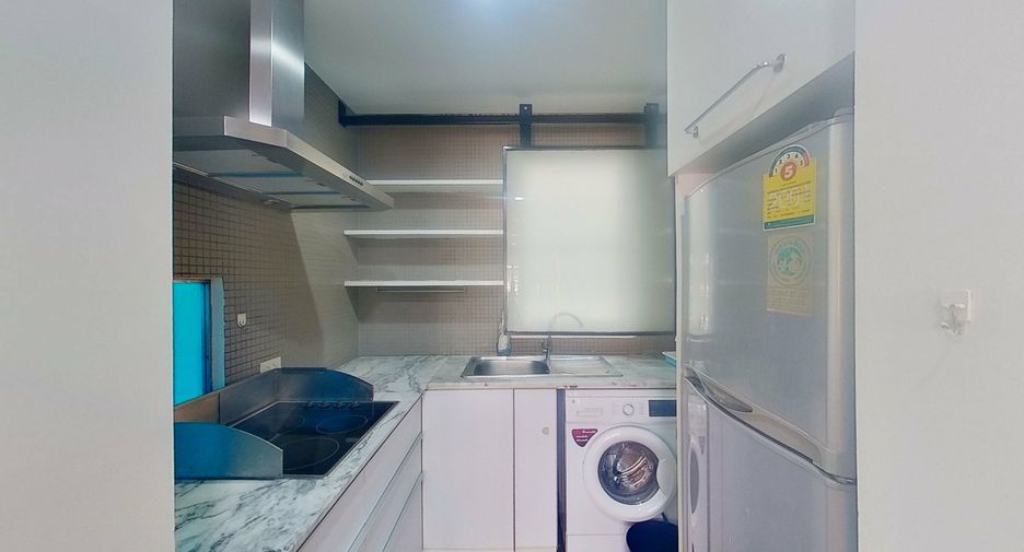 For rent 2 bedrooms condo in Yan Nawa, Bangkok