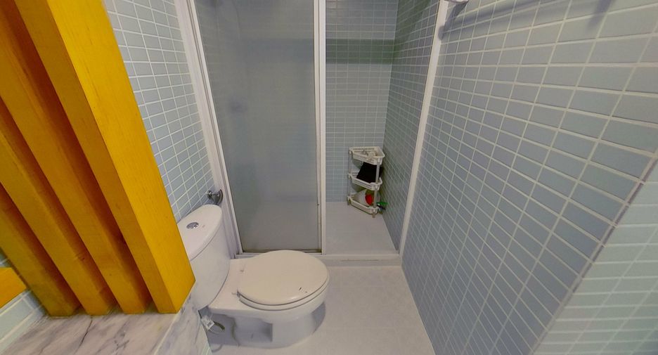 For rent 2 bedrooms condo in Yan Nawa, Bangkok