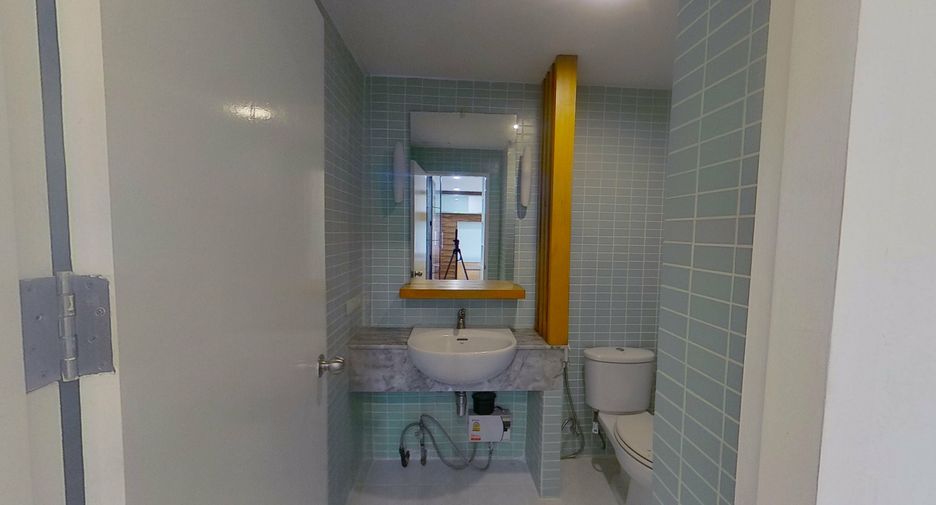 For rent 2 bedrooms condo in Yan Nawa, Bangkok