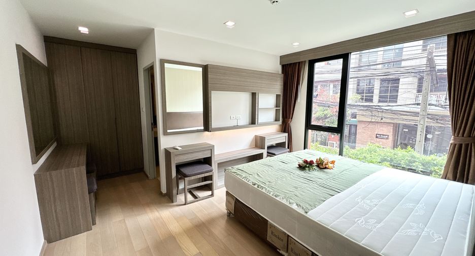 For sale 2 bedrooms condo in Watthana, Bangkok
