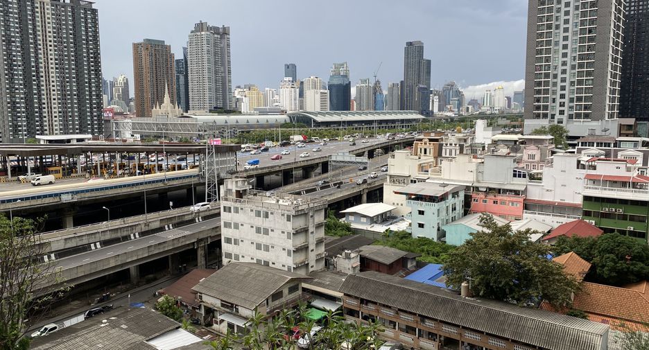 For rent studio condo in Huai Khwang, Bangkok