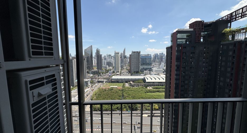 For sale and for rent 2 bedrooms condo in Huai Khwang, Bangkok