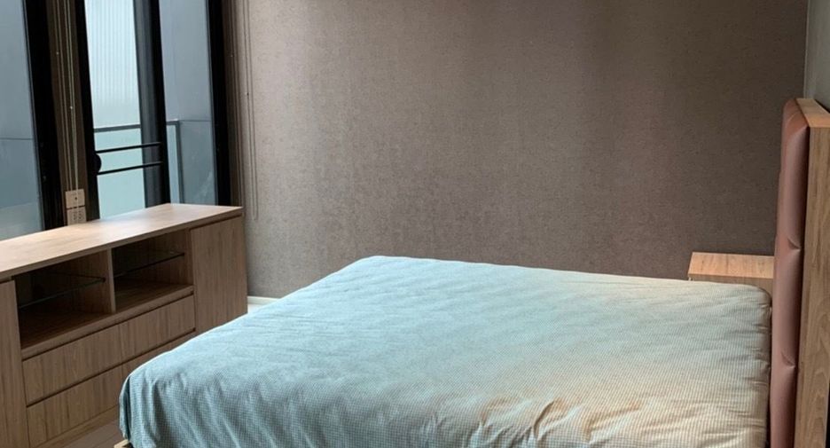 For rent 2 bedrooms condo in Pathum Wan, Bangkok