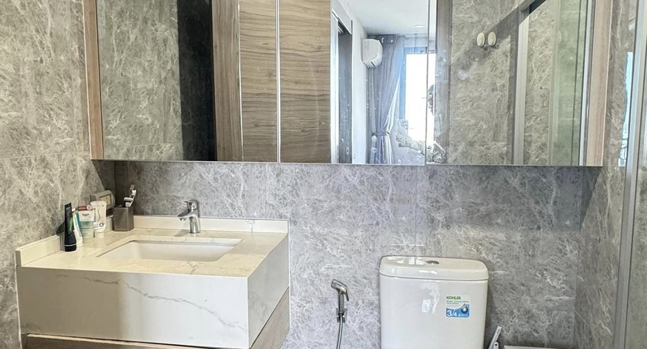 For sale 1 bed condo in Huai Khwang, Bangkok