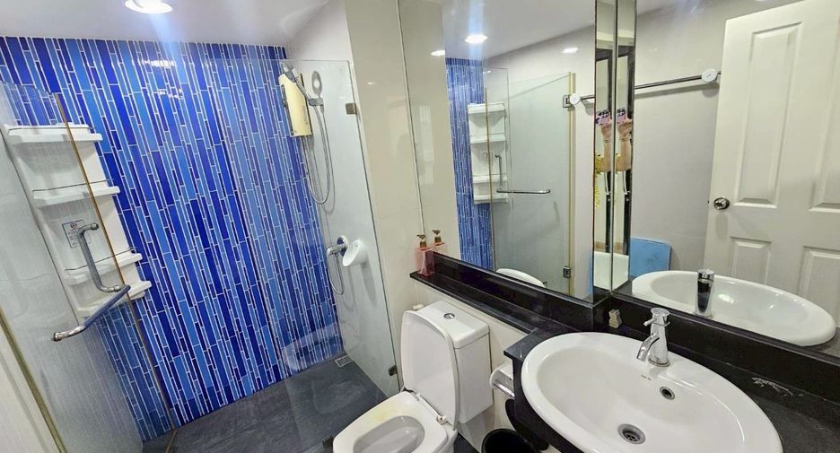 For sale 1 bed condo in Phra Khanong, Bangkok
