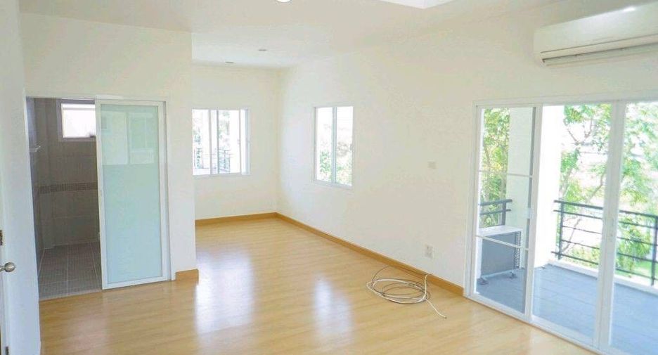 For sale 3 bedrooms house in Sai Mai, Bangkok