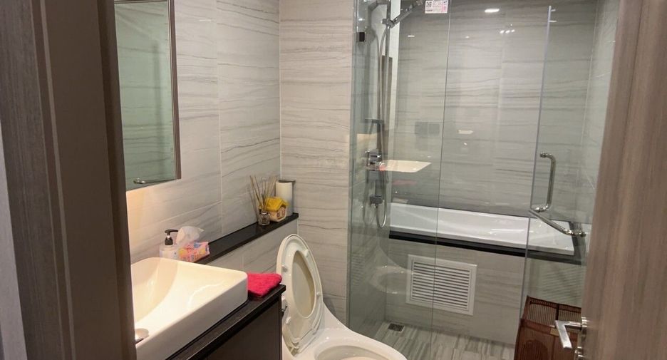 For rent 2 bedrooms condo in Pathum Wan, Bangkok