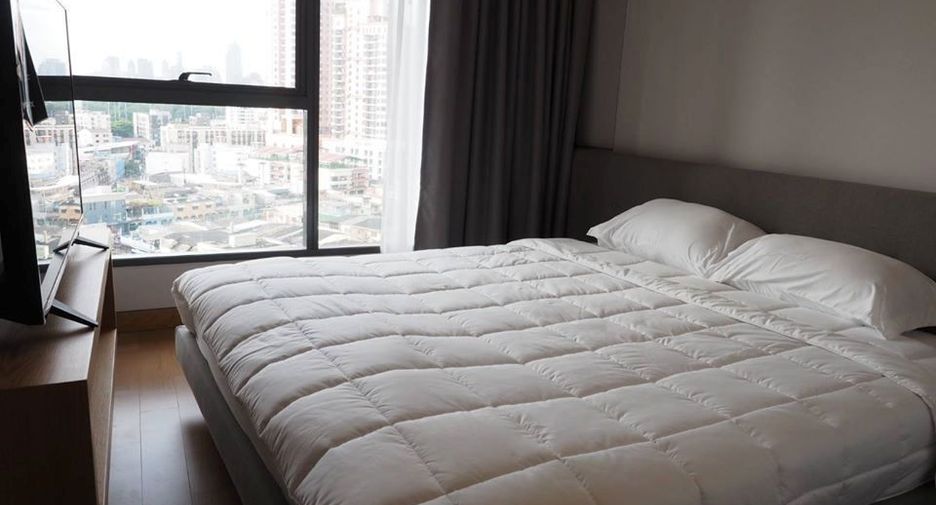 For rent 2 bedrooms condo in Khlong Toei, Bangkok