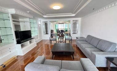For rent 3 bedrooms apartment in Watthana, Bangkok