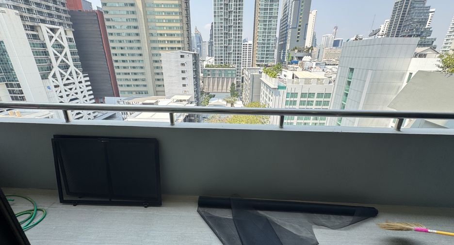 For rent 3 bedrooms apartment in Watthana, Bangkok