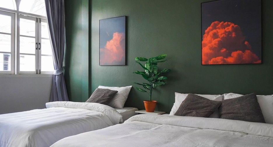For rent 3 bedrooms townhouse in Watthana, Bangkok