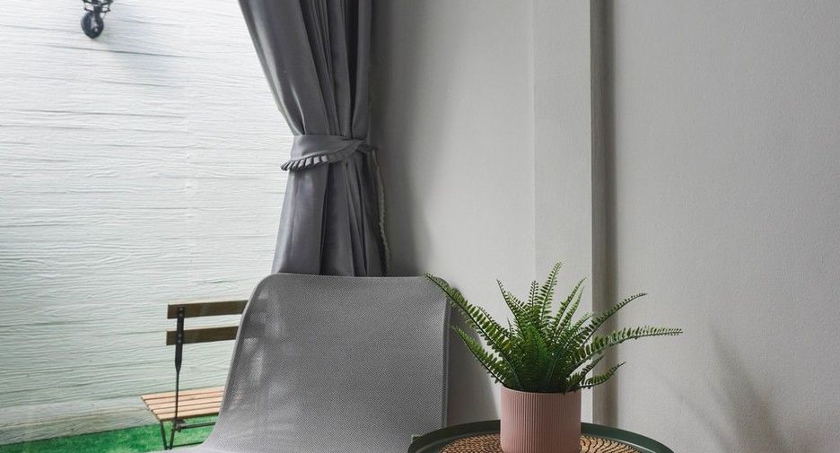 For rent 3 bedrooms townhouse in Watthana, Bangkok